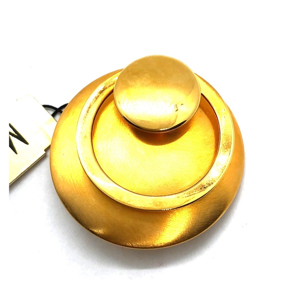 VTG Marcy Feld 3D Brooch/Pin Gold Tone Round - Picture 2 of 5